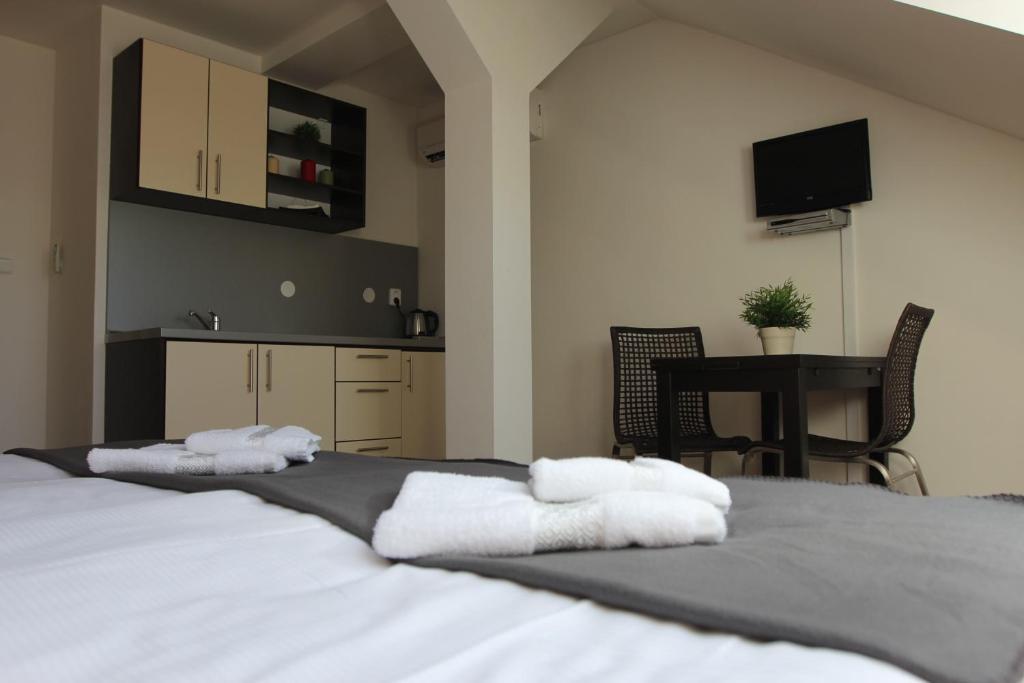 Studio,677188407:JPEG